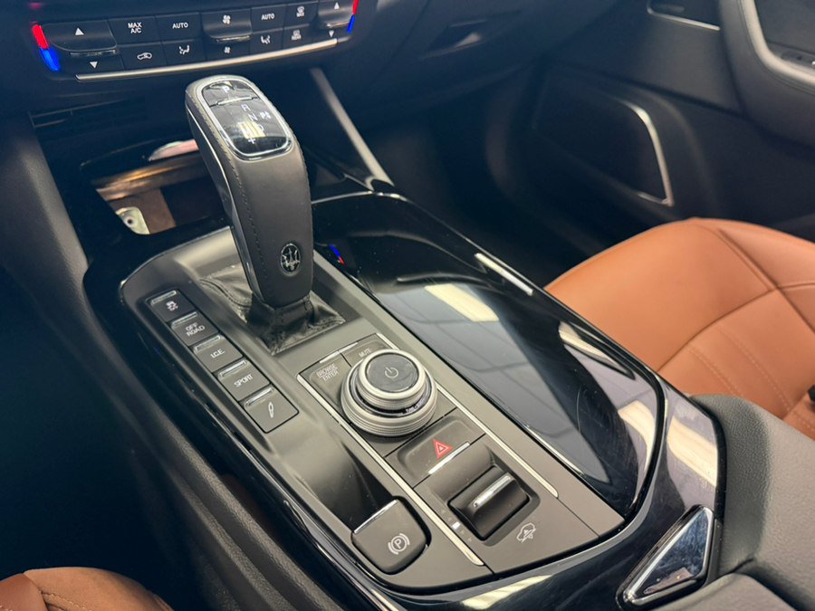 Used 2023 Maserati Levante GT AWD/4WD image 63