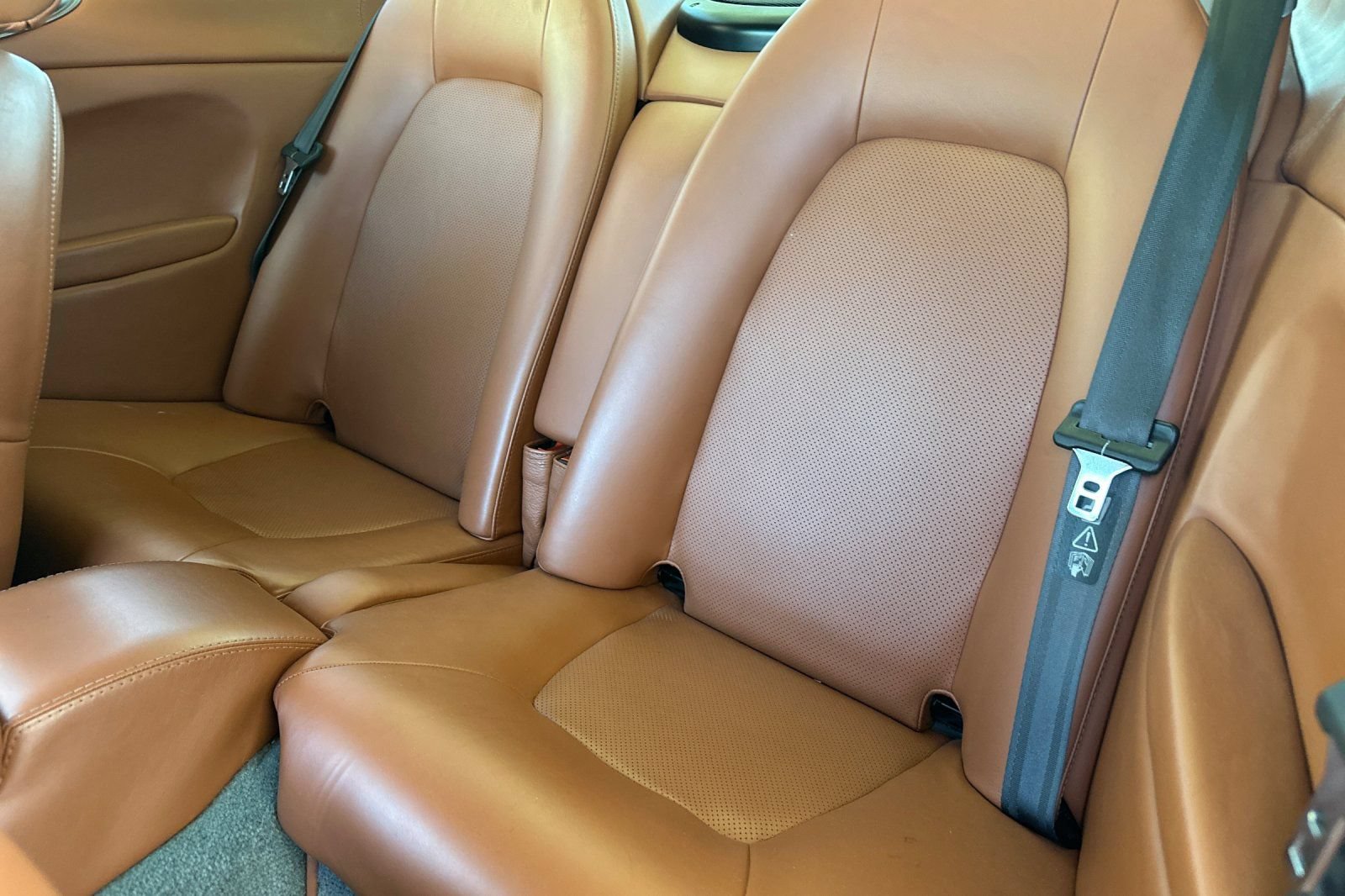 Used 2004 Aston Martin Vanquish RWD image 14
