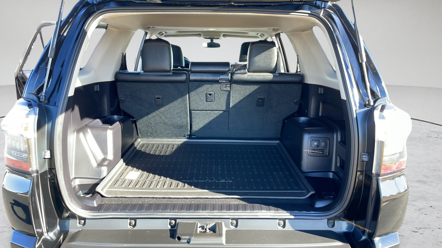 Certified 2018 Toyota 4Runner SR5 Premium AWD/4WD image 21