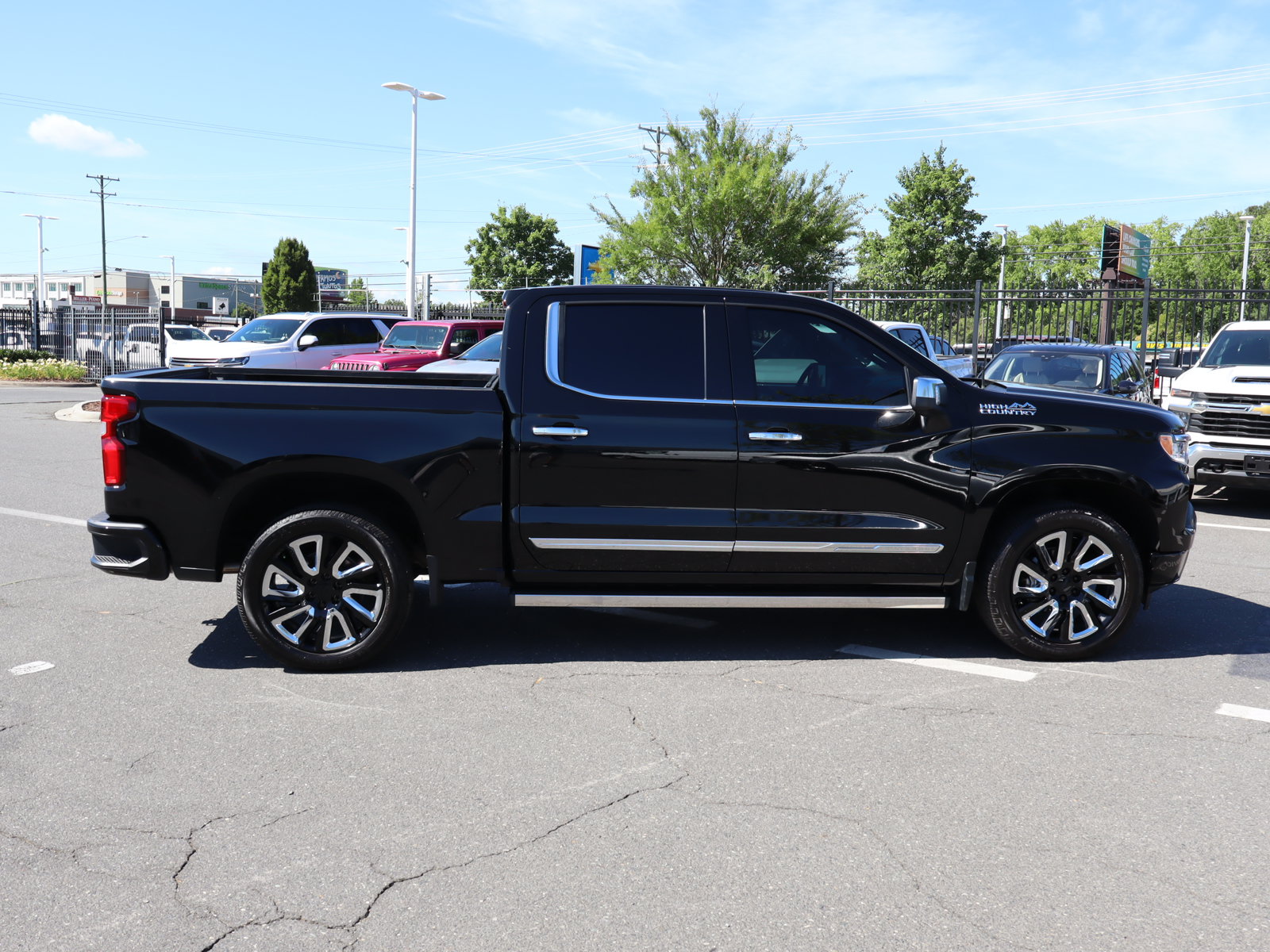 Used 2023 Chevrolet Silverado 1500 High Country w/ Technology Package AWD/4WD image 11