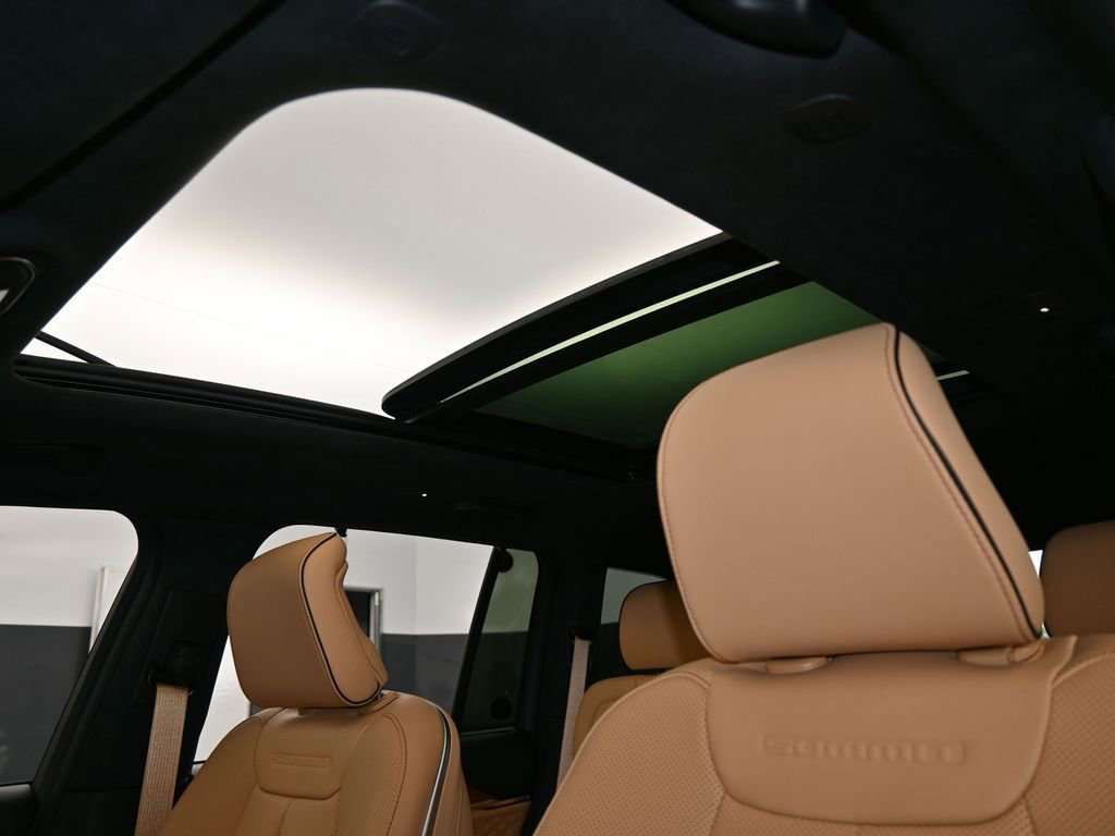 New 2025 Jeep Grand Cherokee Summit image 11