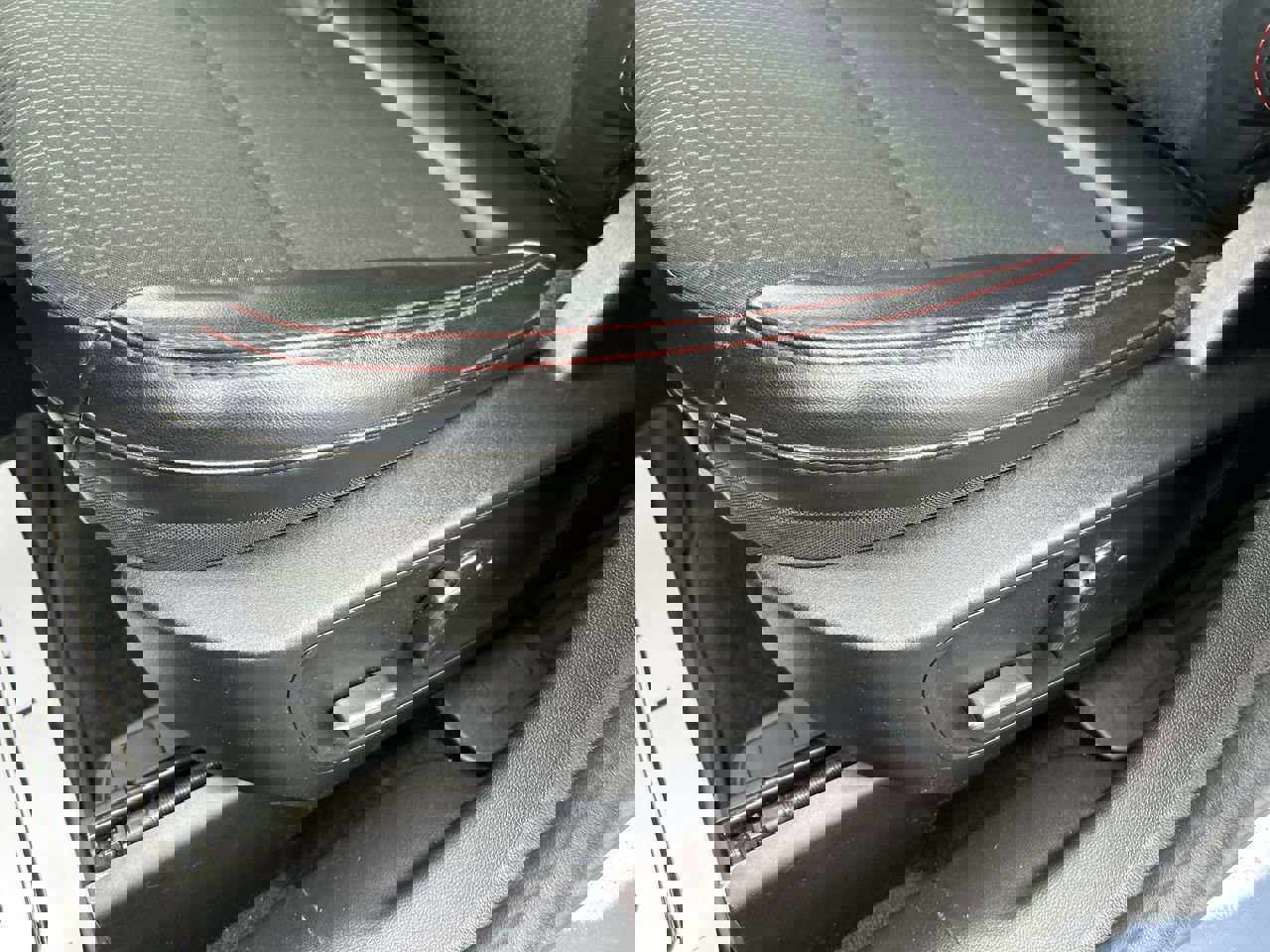 Used 2023 Ford Escape ST-Line Elite image 23