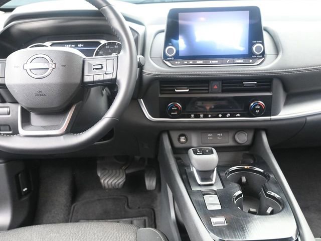 Used 2025 Nissan Rogue SV image 20