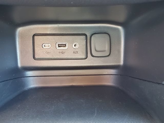 Certified 2024 Chevrolet Equinox LT w/ LPO, Floor Liner Package FWD image 33