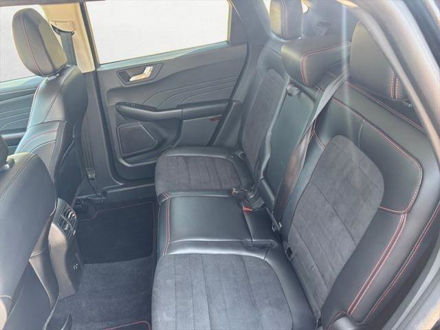 Used 2022 Ford Escape SEL w/ SEL Stealth AWD Package image 13