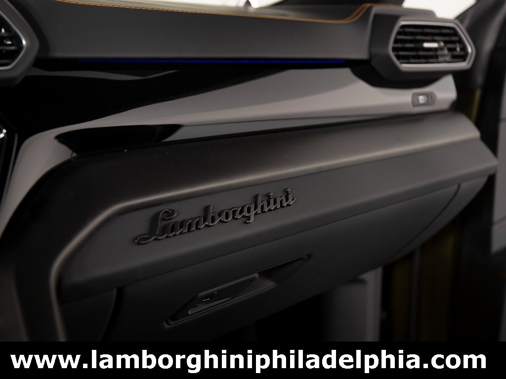 Used 2024 Lamborghini Urus S image 32