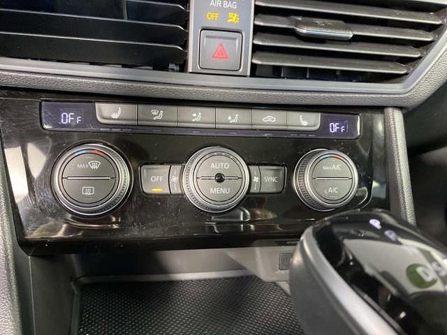 Used 2022 Volkswagen Jetta SE w/ Panoramic Sunroof Package image 19