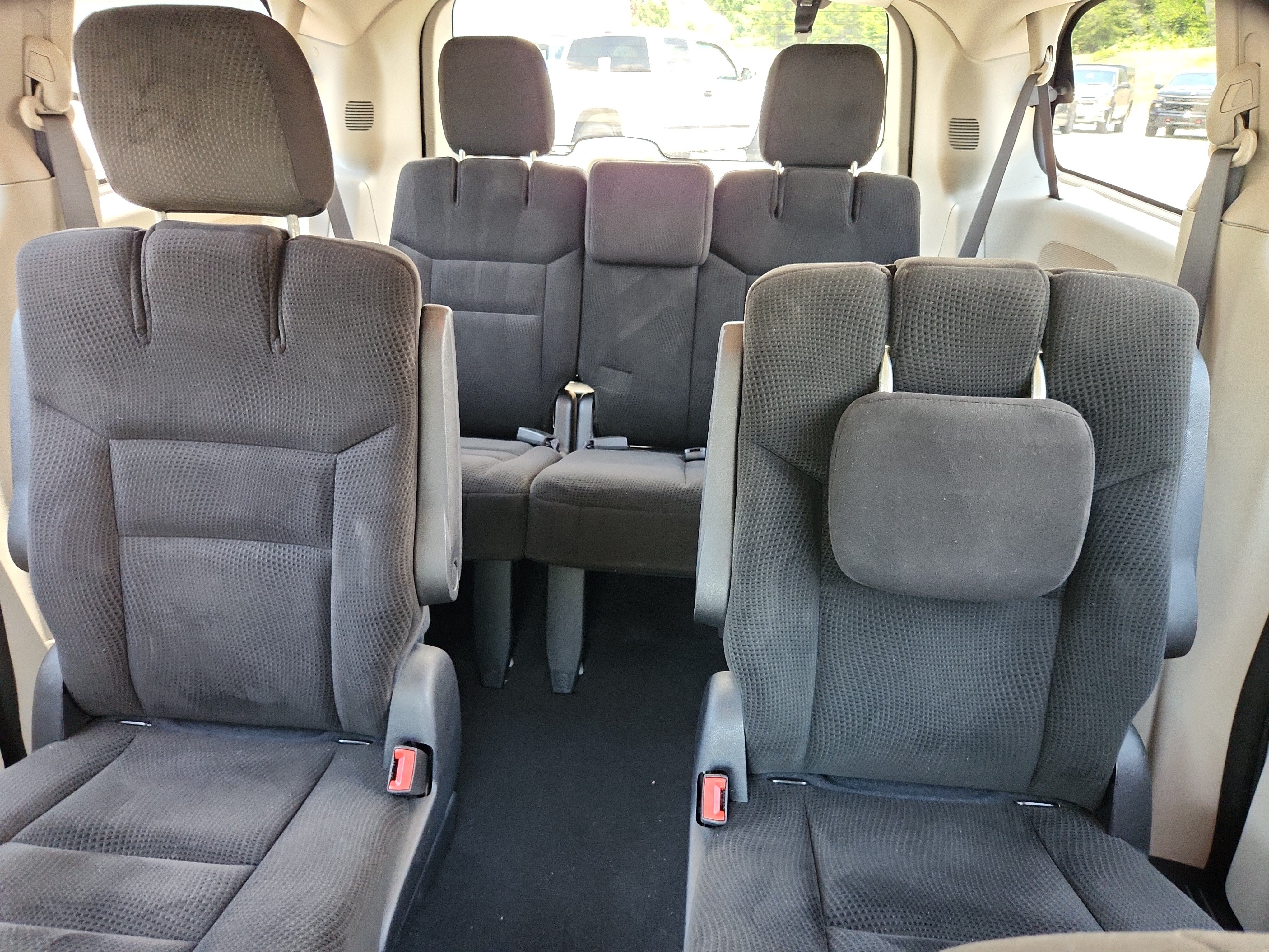 Used 2016 Dodge Grand Caravan SE w/ Quick Order Package 29E SE FWD image 22