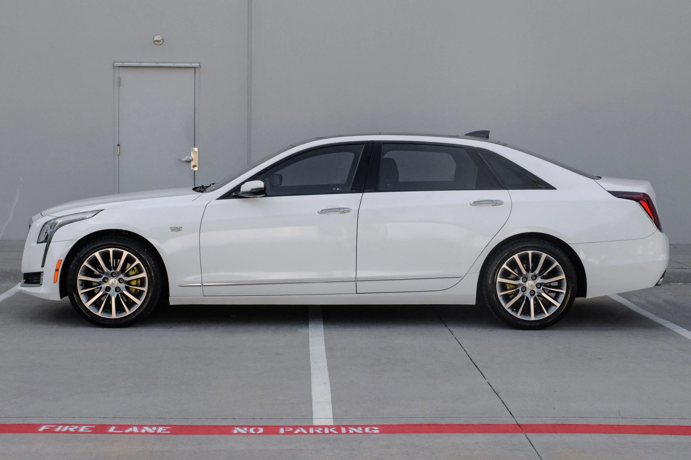 Used 2018 Cadillac CT6 Luxury AWD/4WD image 10