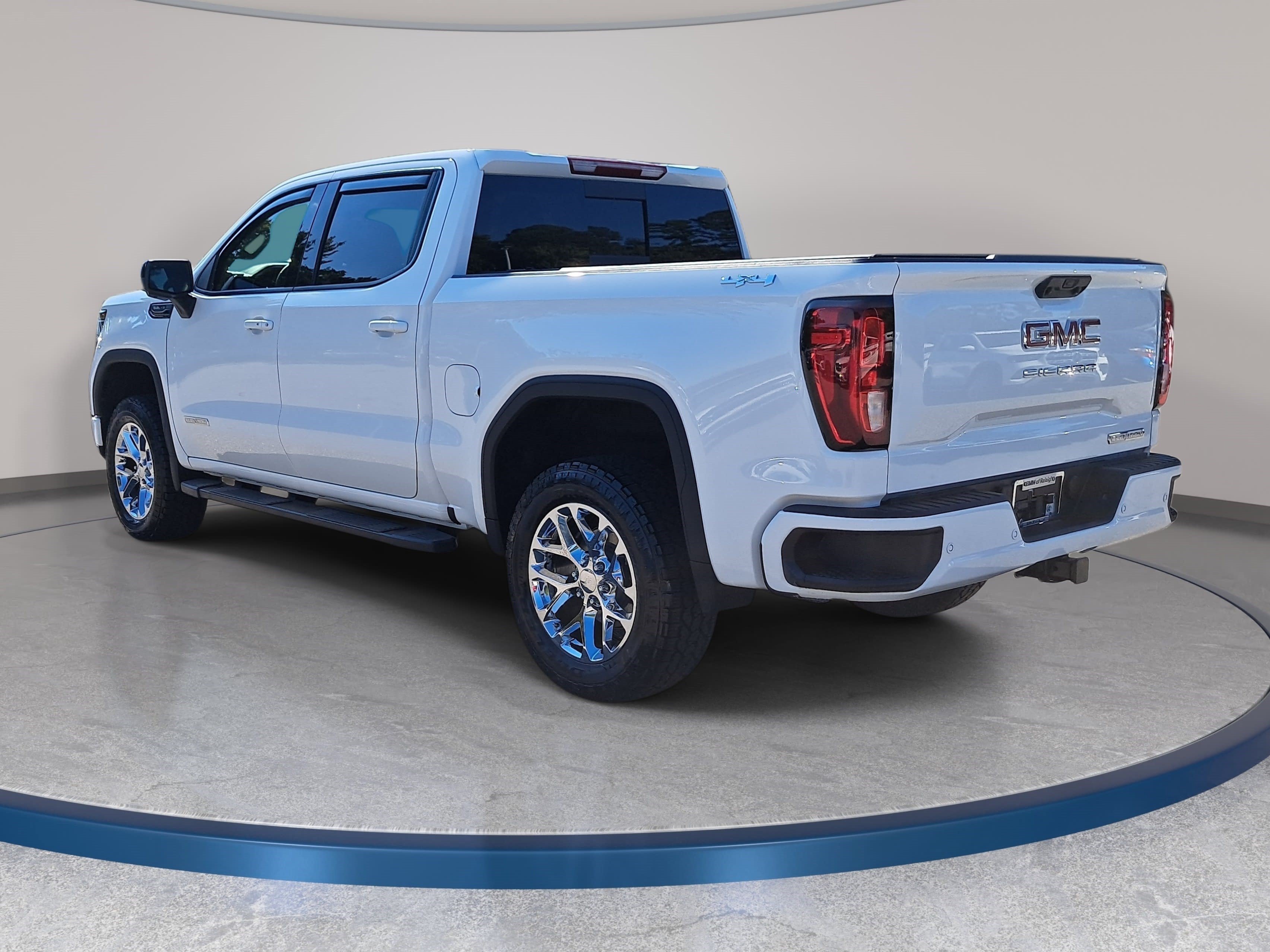Used 2026 GMC Sierra 1500 Elevation w/ Elevation Premium Package AWD/4WD image 7