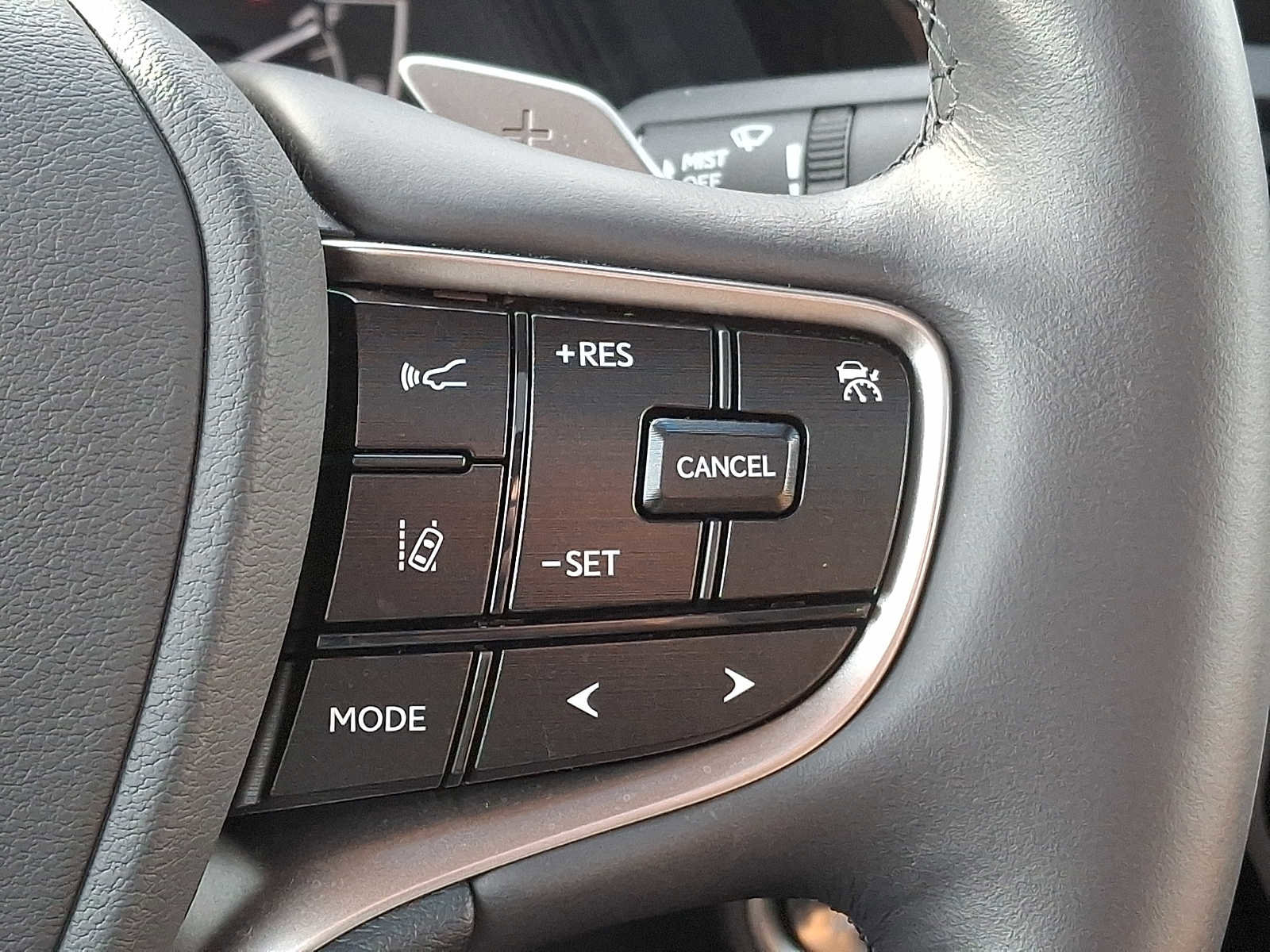 Used 2024 Lexus ES 250 w/ Premium Package image 19