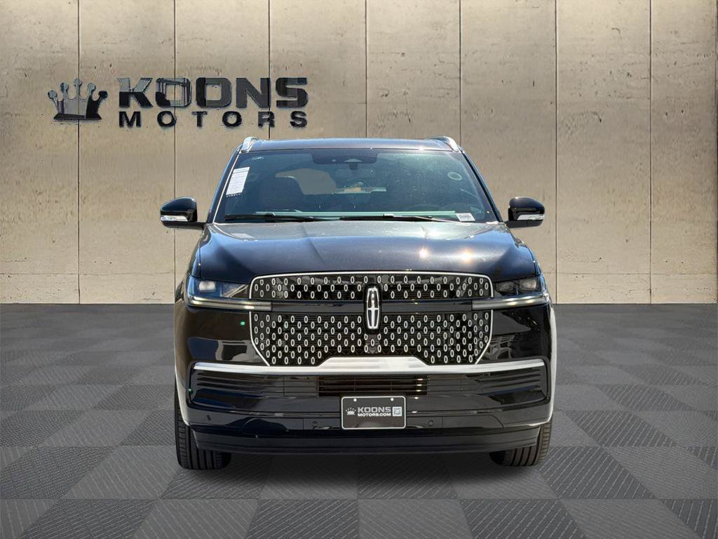 New 2027 Lincoln Navigator Reserve AWD/4WD image 3