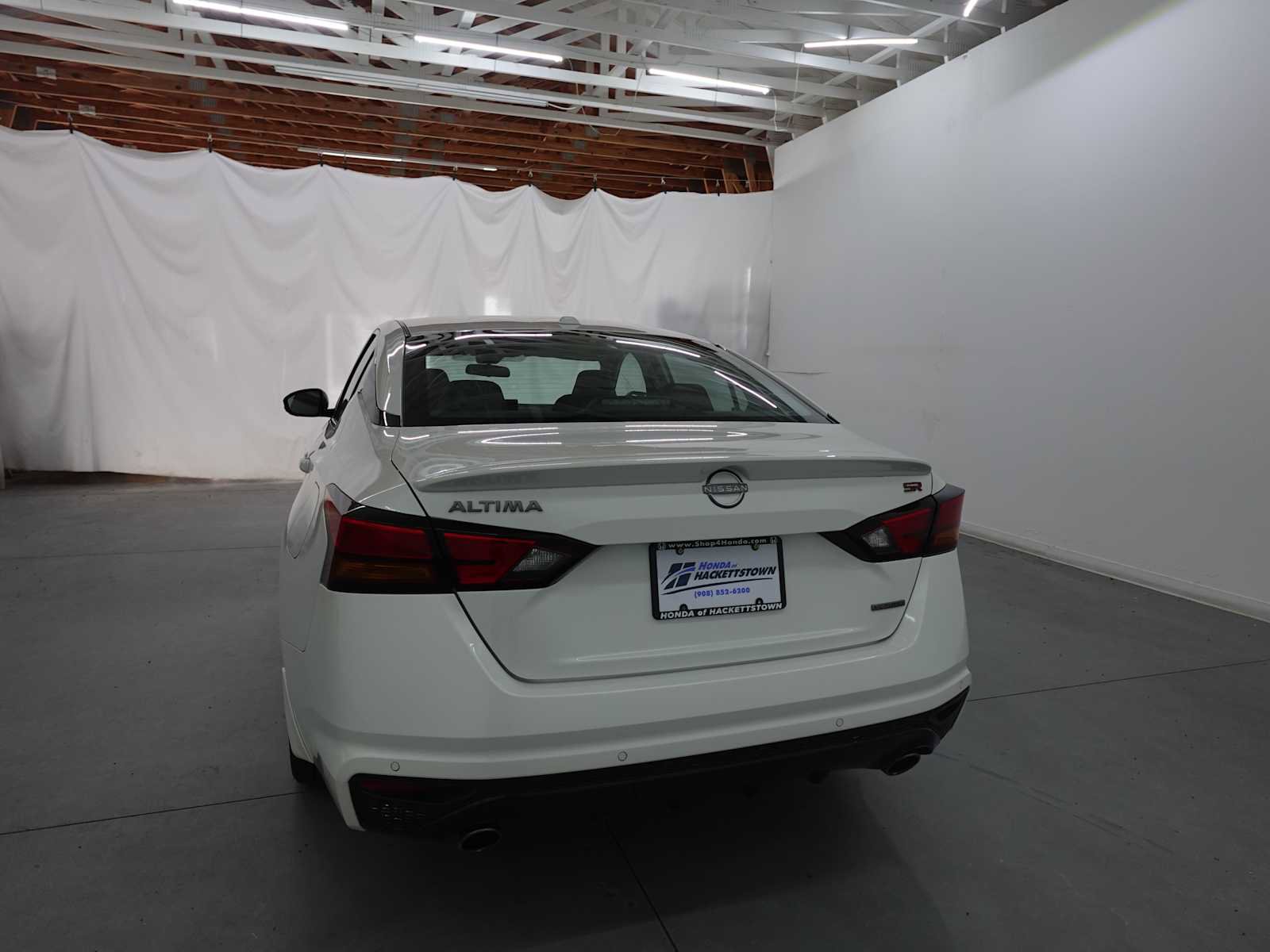 Used 2024 Nissan Altima 2.0 SR FWD image 7