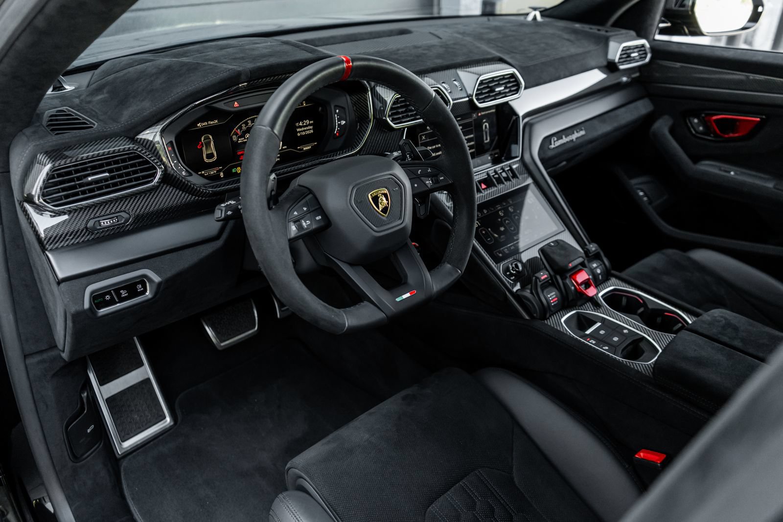 Used 2023 Lamborghini Urus Performante AWD/4WD image 30