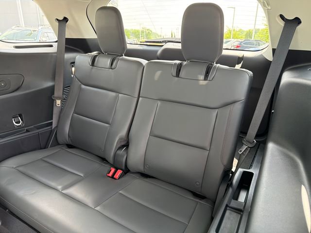 Used 2025 Ford Explorer Active w/ Active Comfort Package RWD image 20