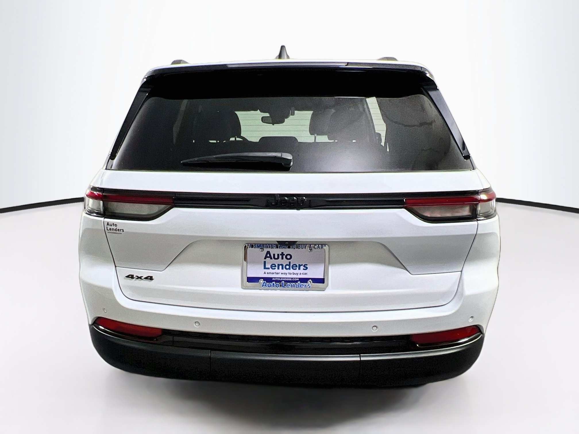 Used 2023 Jeep Grand Cherokee Altitude AWD/4WD image 6