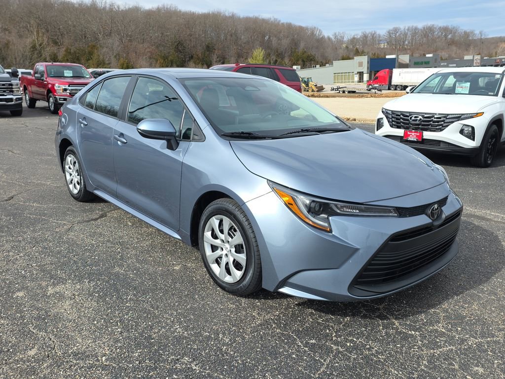 Used 2024 Toyota Corolla LE image 2