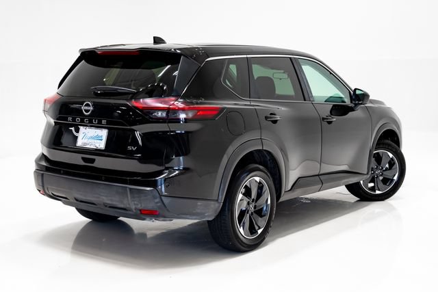 Used 2024 Nissan Rogue SV FWD image 28