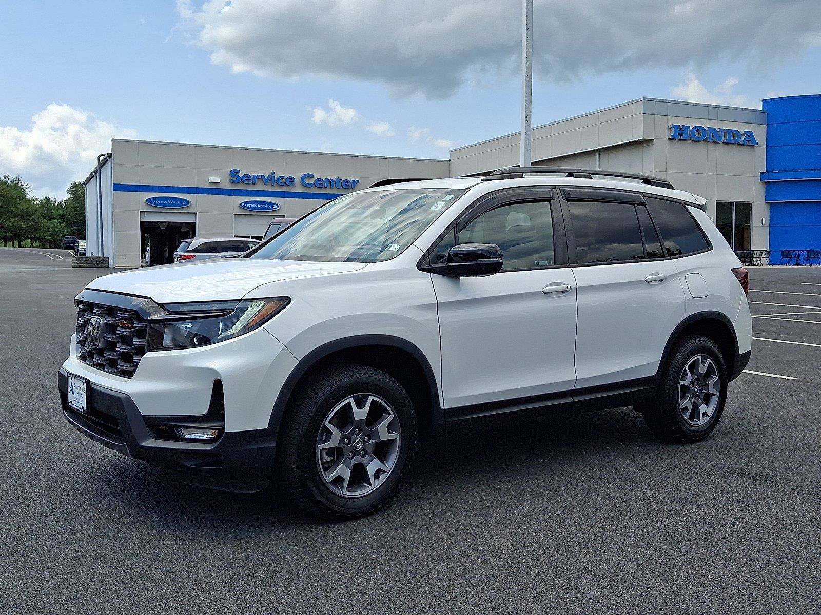 Used 2023 Honda Passport TrailSport image 3