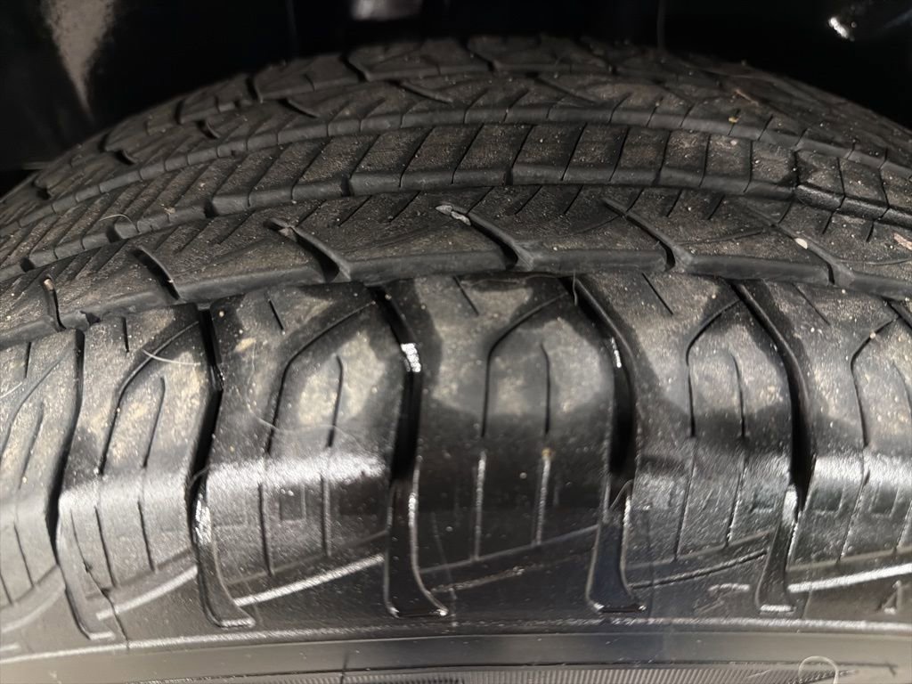 Used 2020 Jeep Cherokee Limited image 22