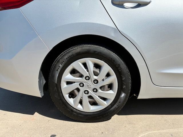 Used 2017 Hyundai Elantra SE image 9