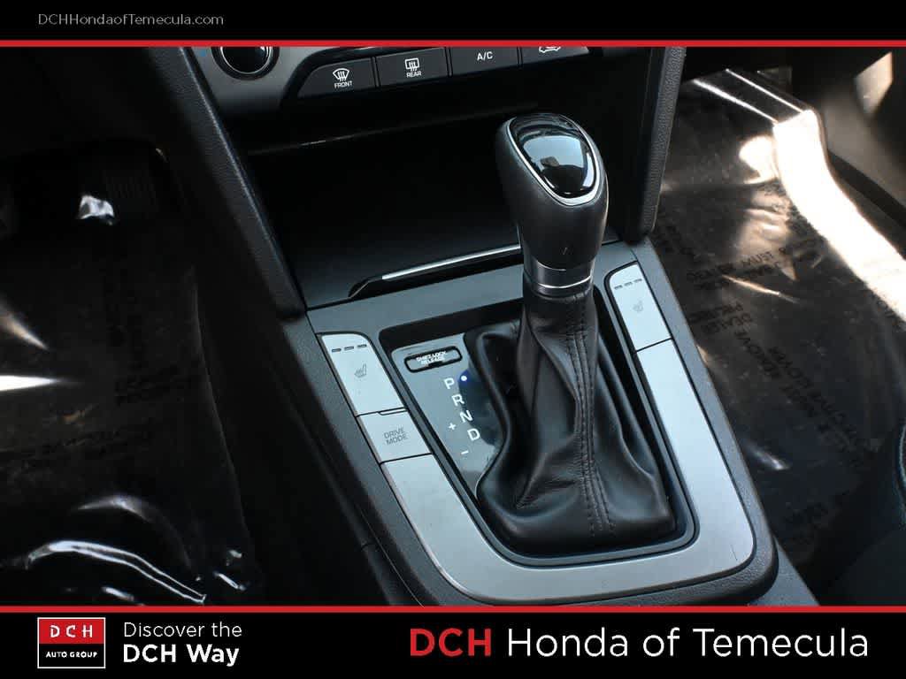 Used 2017 Hyundai Elantra Limited w/ Limited Tech Package 04 FWD image 11