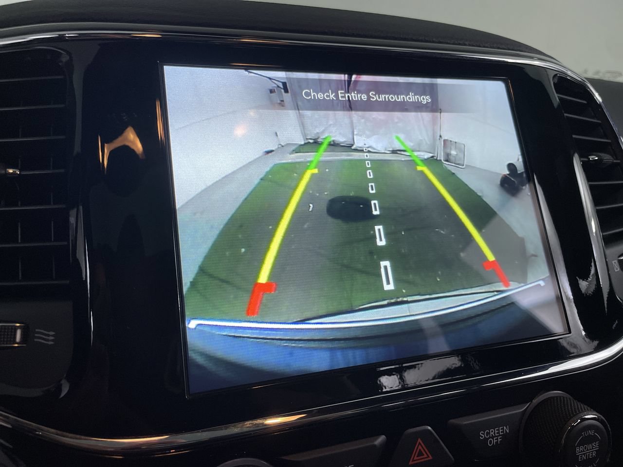 Used 2020 Jeep Grand Cherokee Limited AWD/4WD image 16