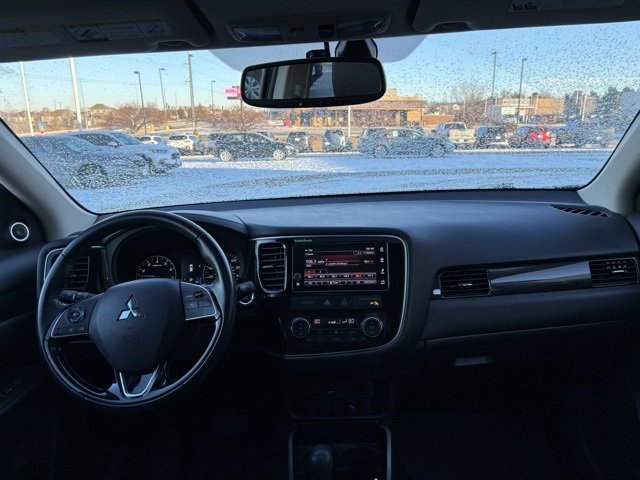 Used 2017 Mitsubishi Outlander SEL image 28