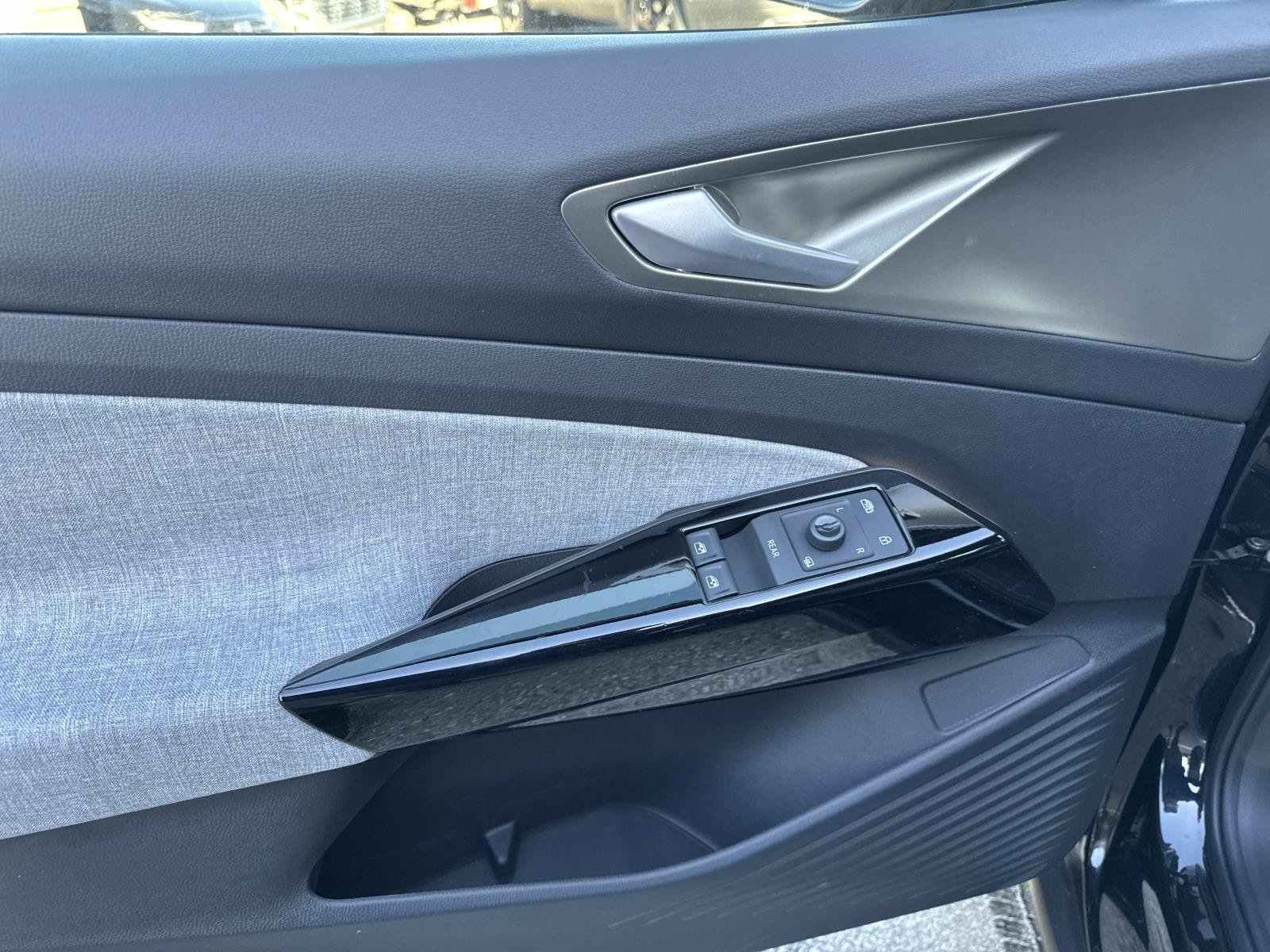 New 2026 Volkswagen ID.4 Pro RWD image 16