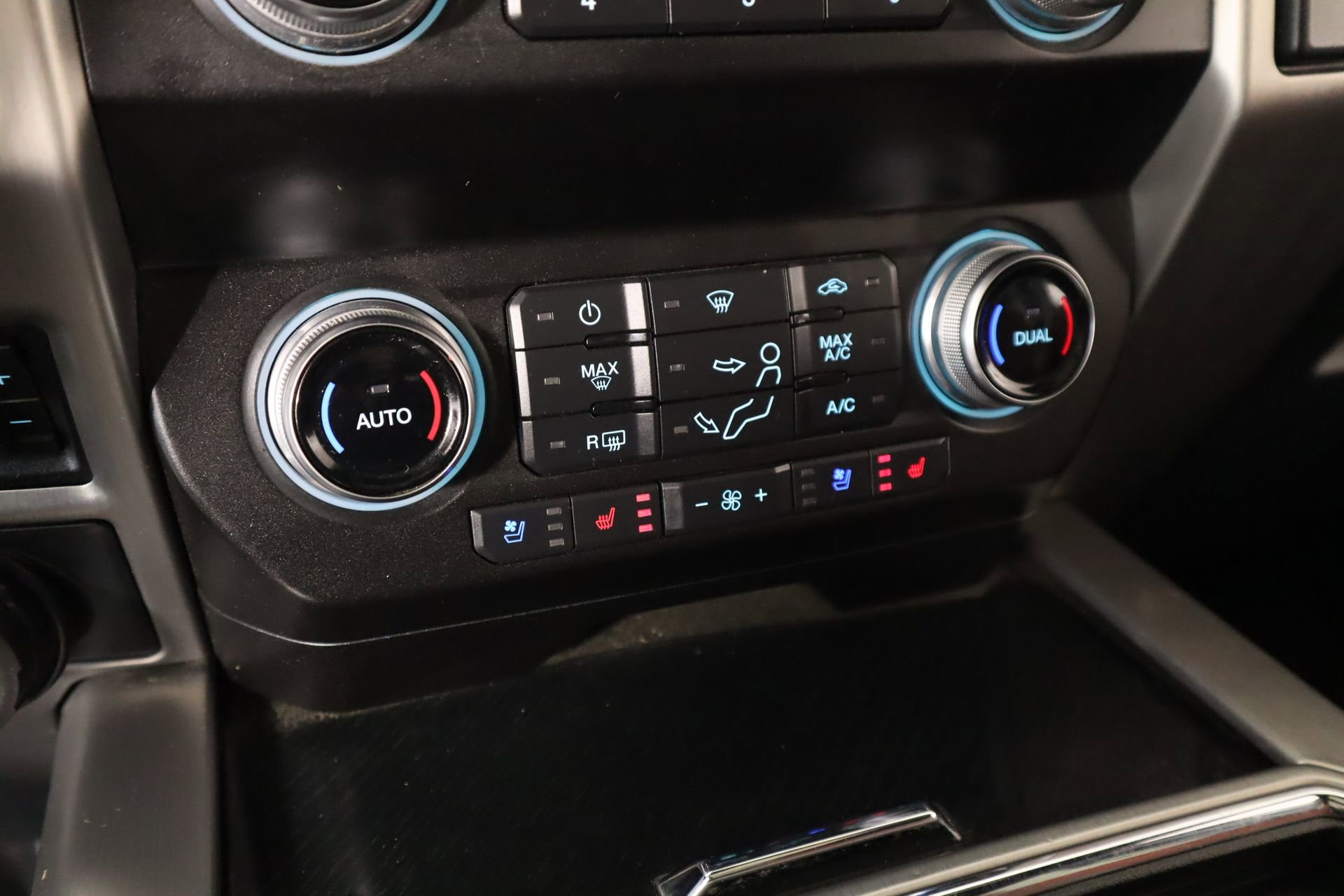 Used 2020 Ford F250 Platinum w/ FX4 Off-Road Package image 8