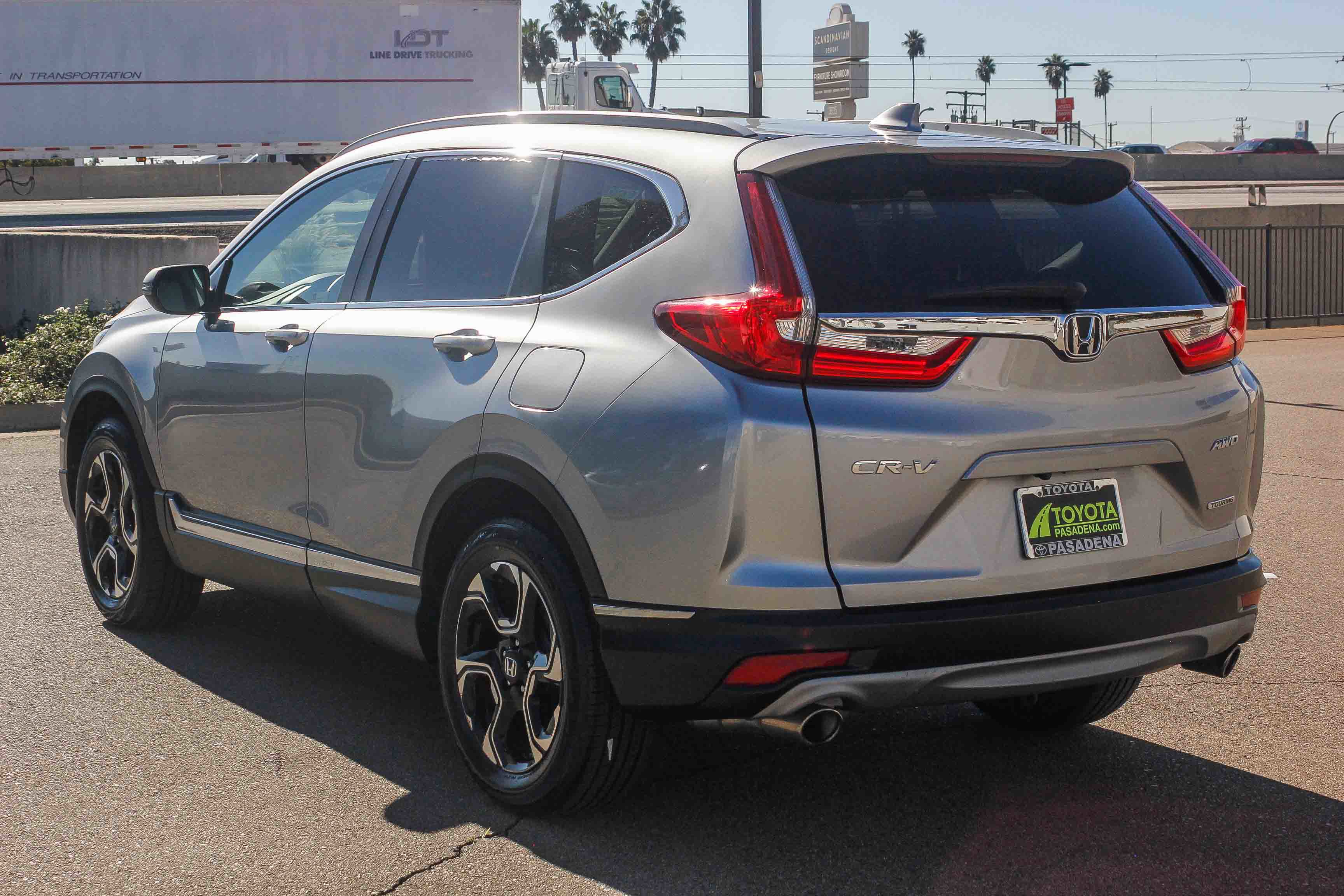 Used 2018 Honda CR-V Touring image 8