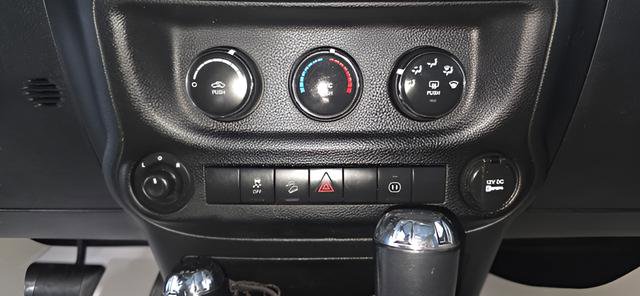 Used 2012 Jeep Wrangler Unlimited Sahara w/ Connectivity Group image 18