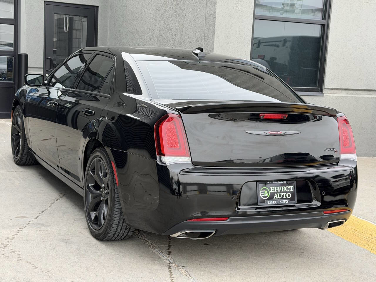 Used 2022 Chrysler 300 S w/ Comfort Group image 8