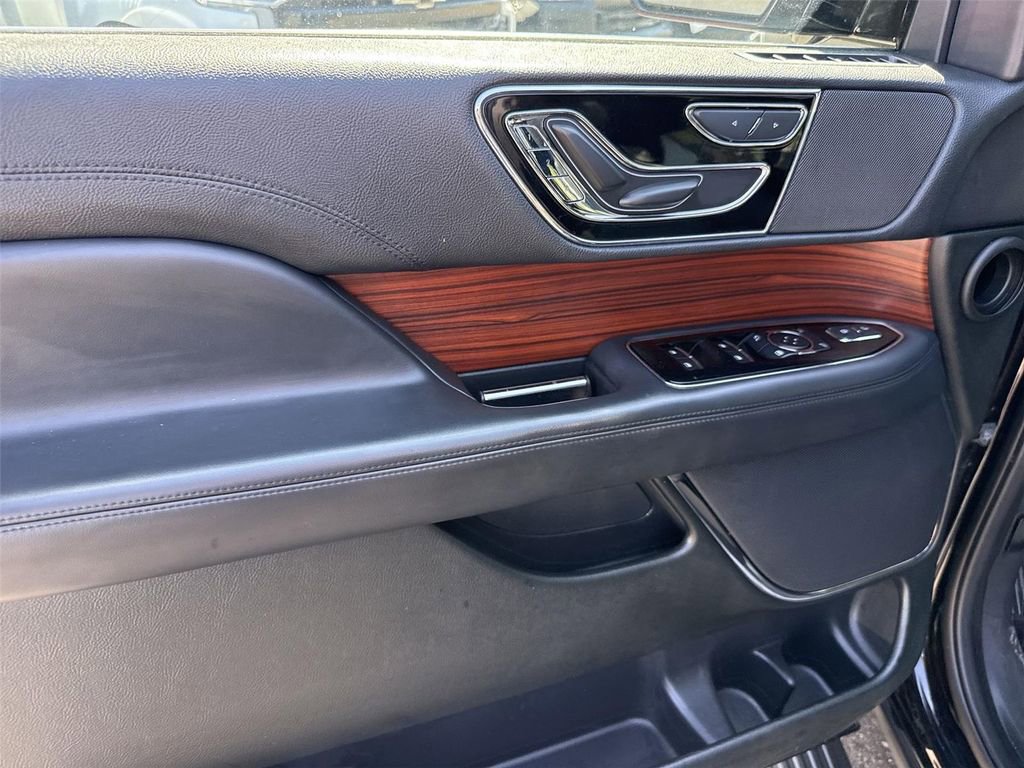 Used 2024 Lincoln Navigator Premiere image 21