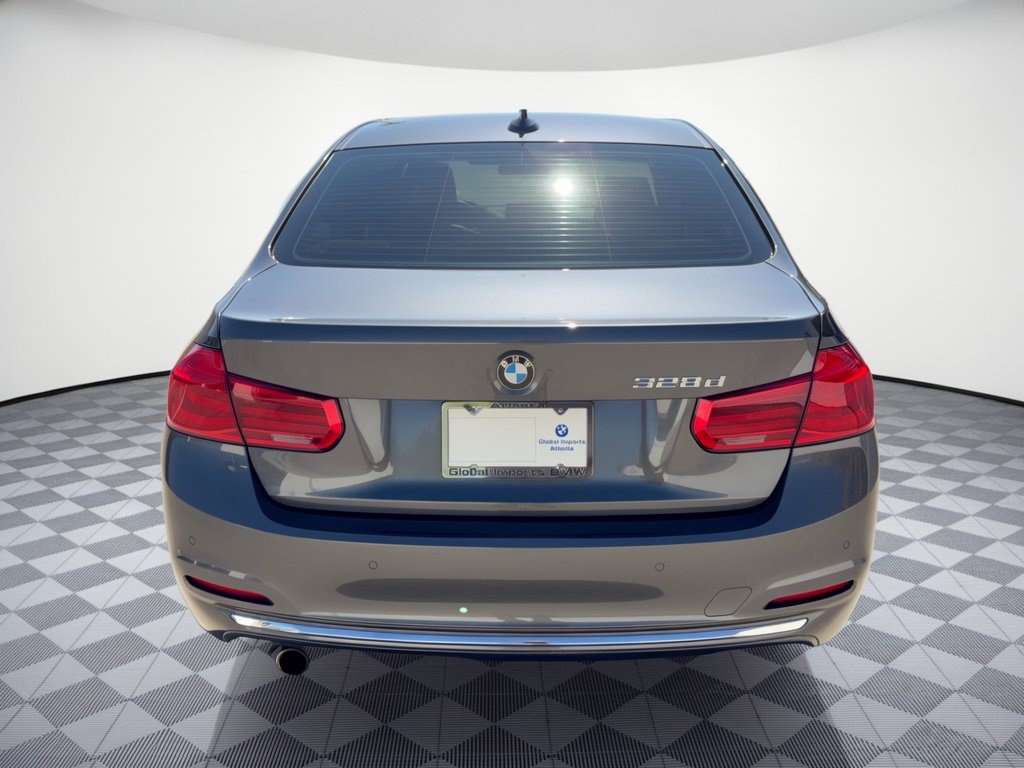 Used 2018 BMW 328d Sedan w/ Executive Package RWD image 11