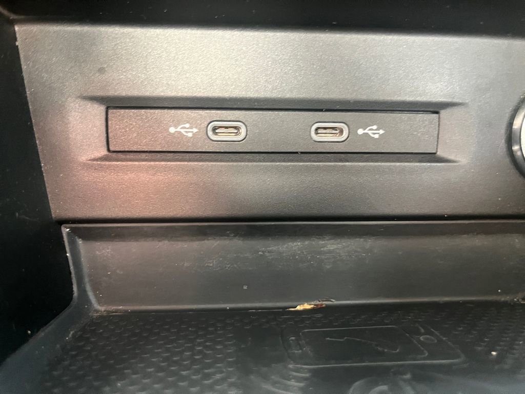 Used 2022 Volkswagen Taos SE image 29