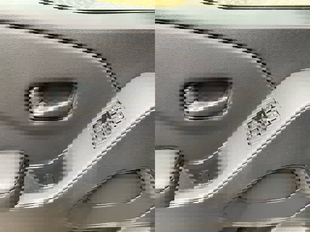 New 2026 Nissan Frontier S image 10