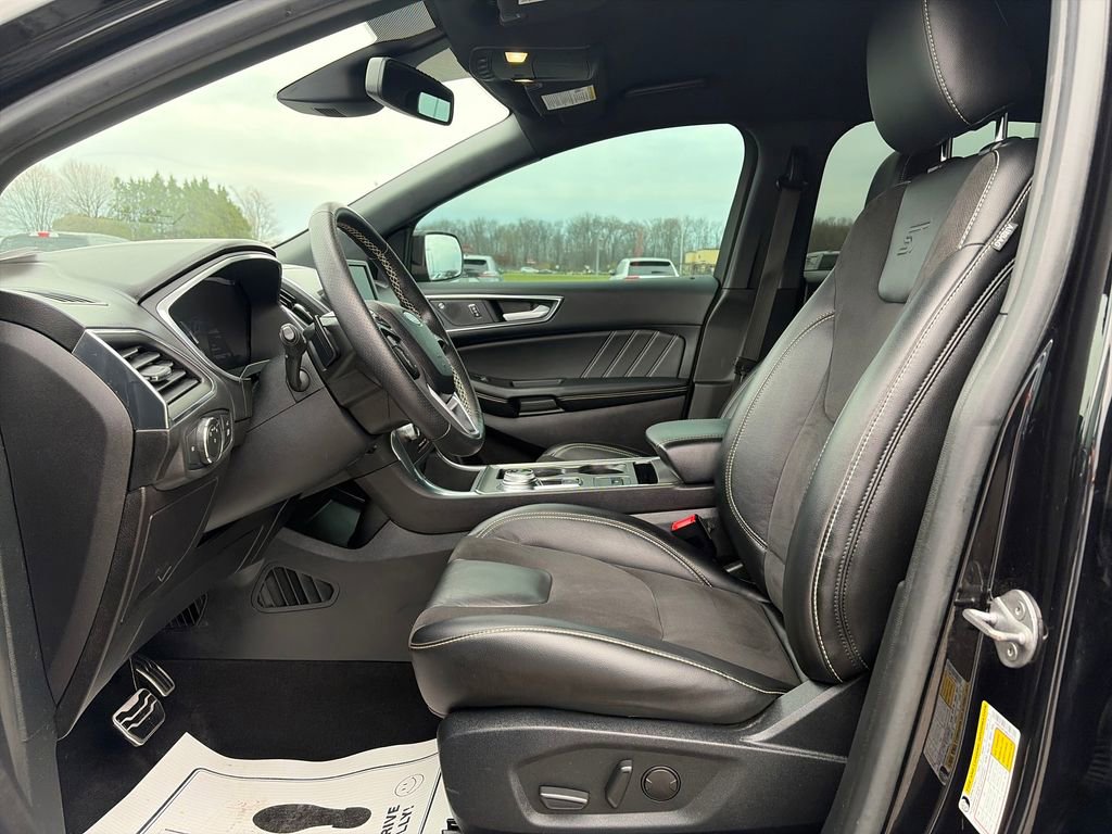 Used 2021 Ford Edge ST image 17