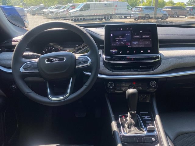 Used 2023 Jeep Compass Latitude AWD/4WD image 8