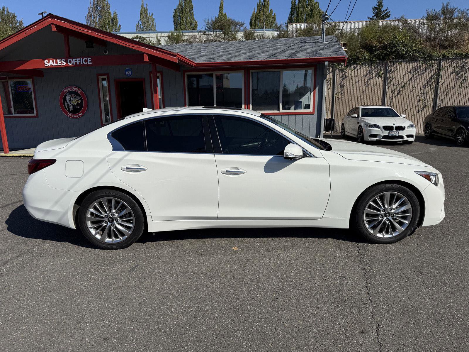 Used 2021 INFINITI Q50 Luxe image 9