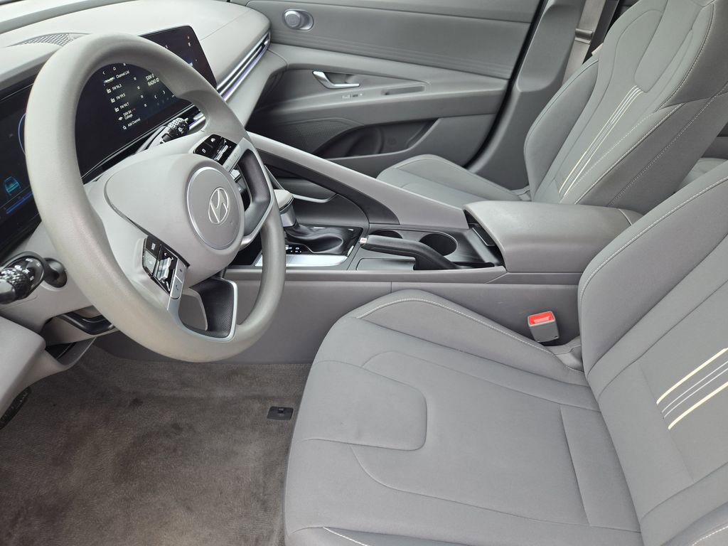 Used 2024 Hyundai Elantra SEL image 16