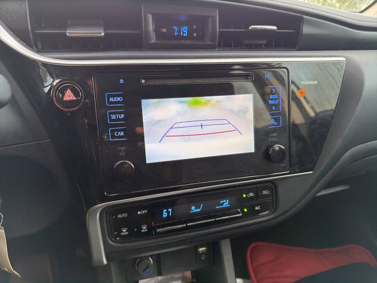 Used 2017 Toyota Corolla LE FWD image 11