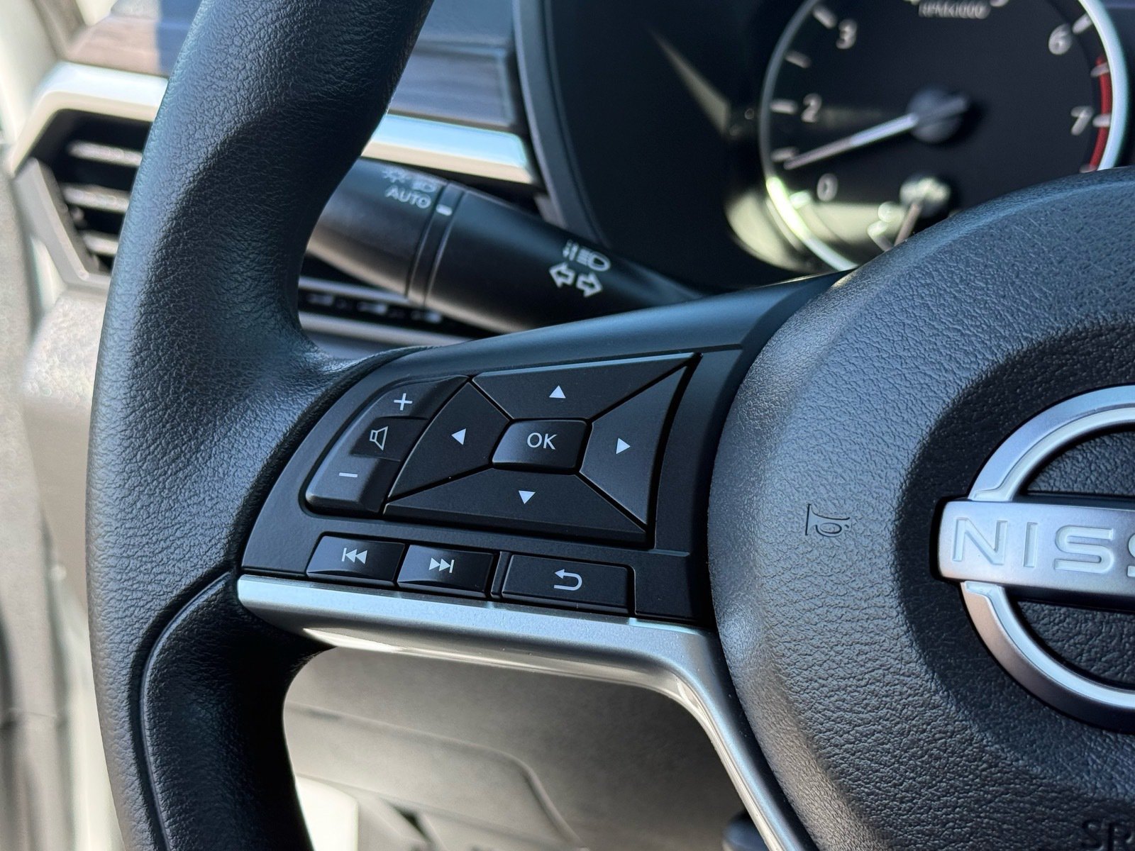 Used 2026 Nissan Altima 2.5 SV FWD image 17