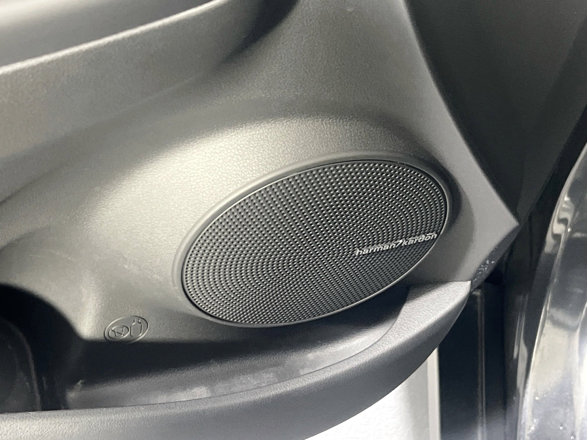 Used 2022 Hyundai Kona Limited w/ Cargo Package image 19