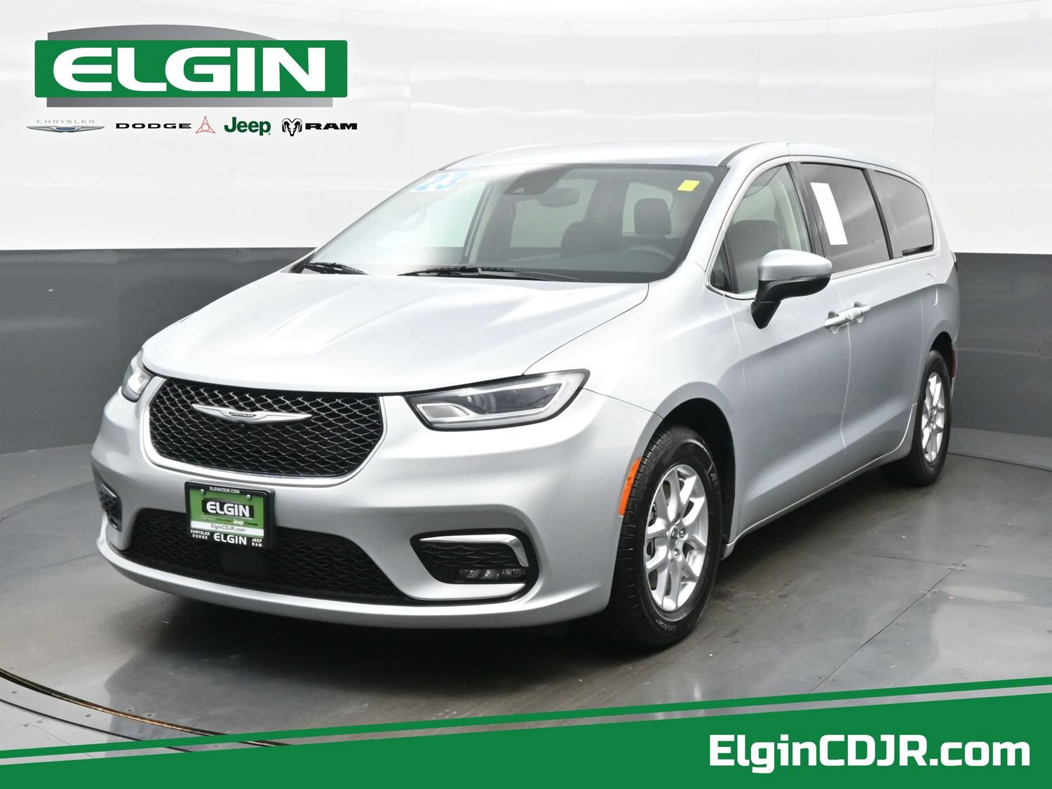 Used 2023 Chrysler Pacifica Touring-L