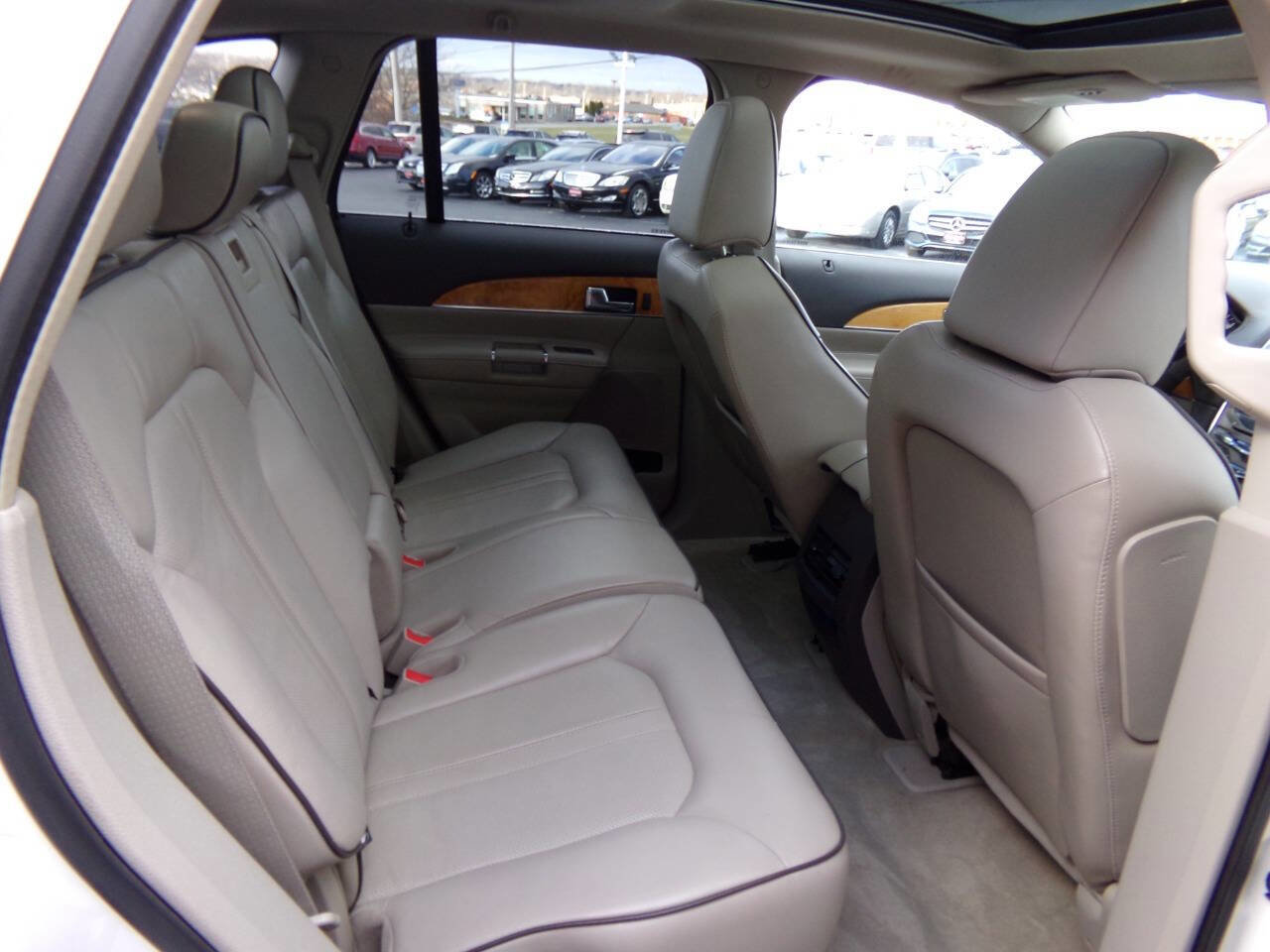 Used 2012 Lincoln MKX FWD image 26