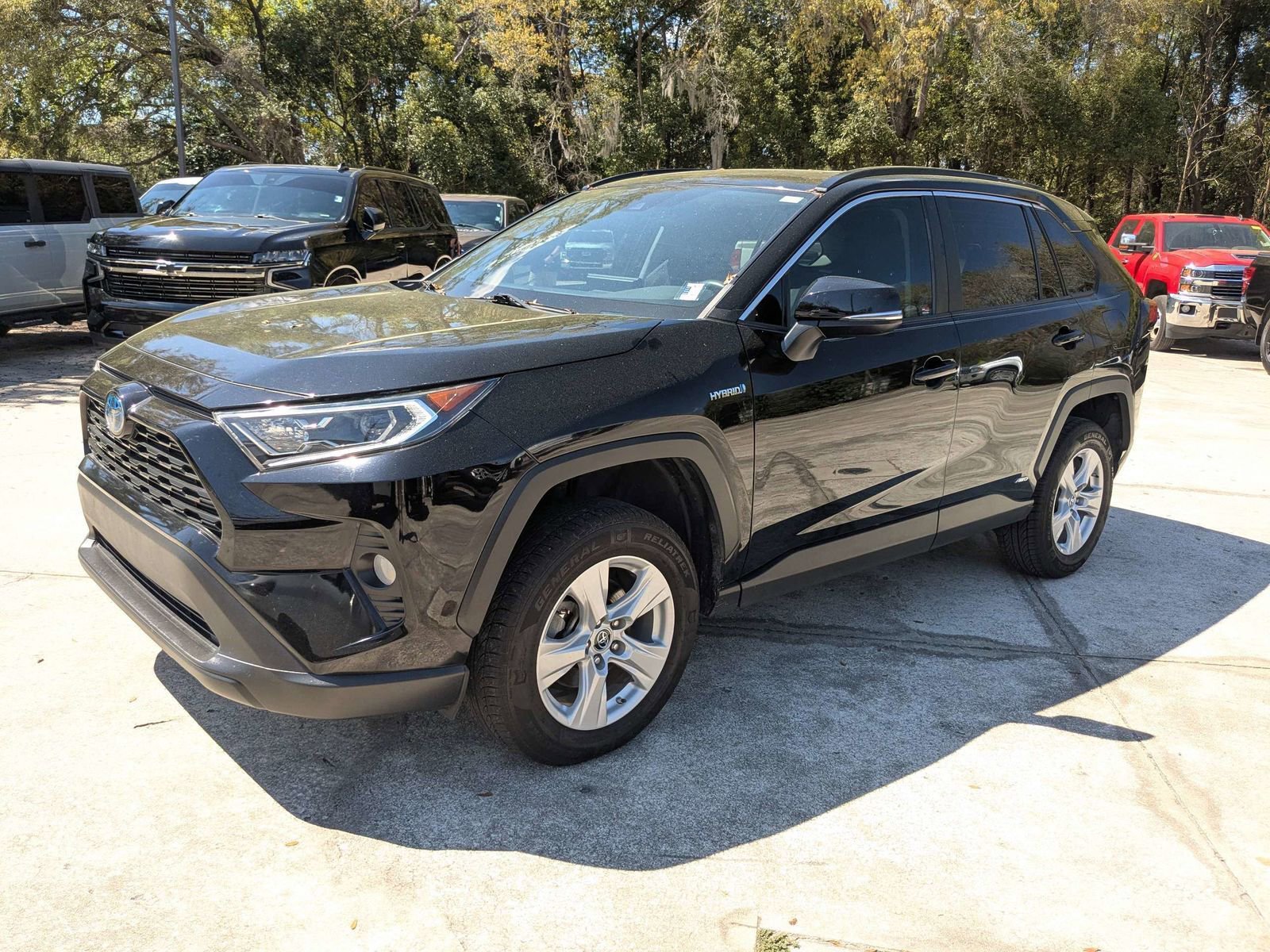 Used 2019 Toyota RAV4 XLE w/ Convenience Package image 8