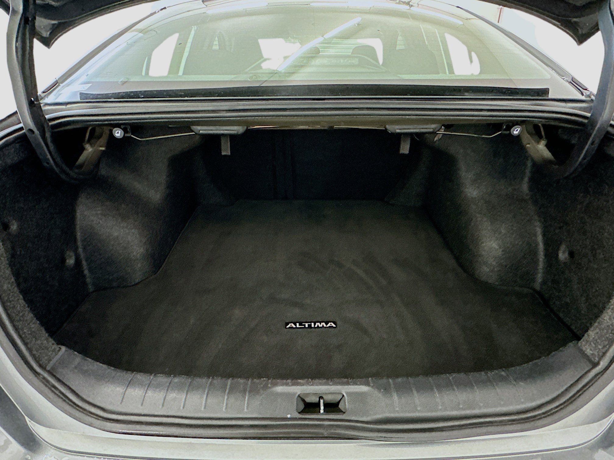 Used 2025 Nissan Altima 2.5 SV FWD image 29