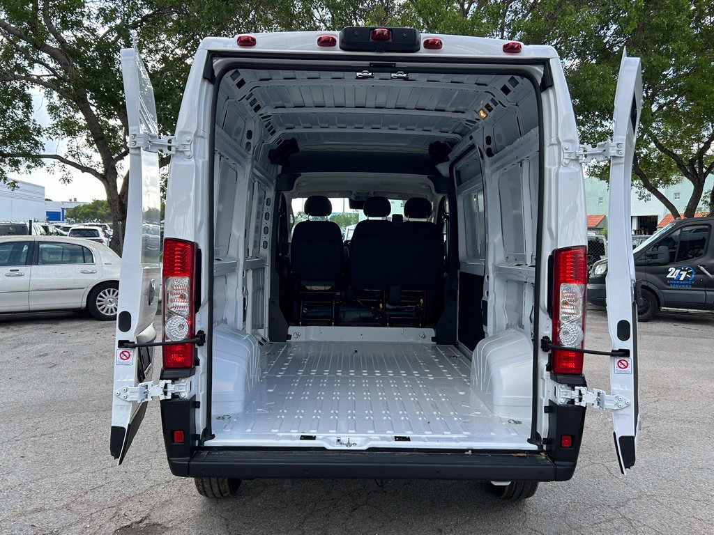 New 2024 RAM ProMaster 2500 w/ Upfitter's Prep Package FWD image 33
