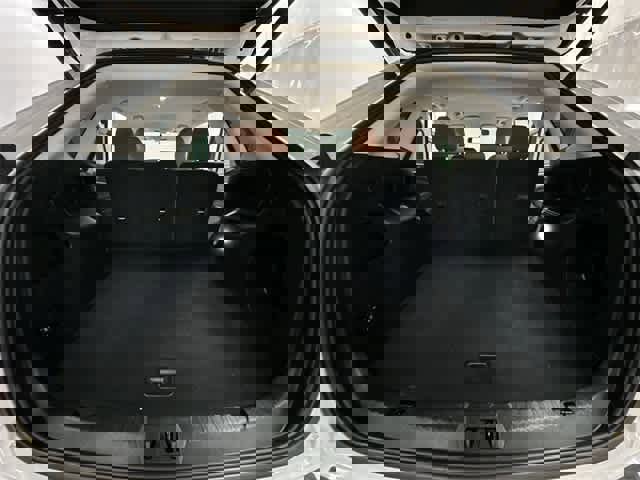 Used 2018 Ford Edge SEL image 24